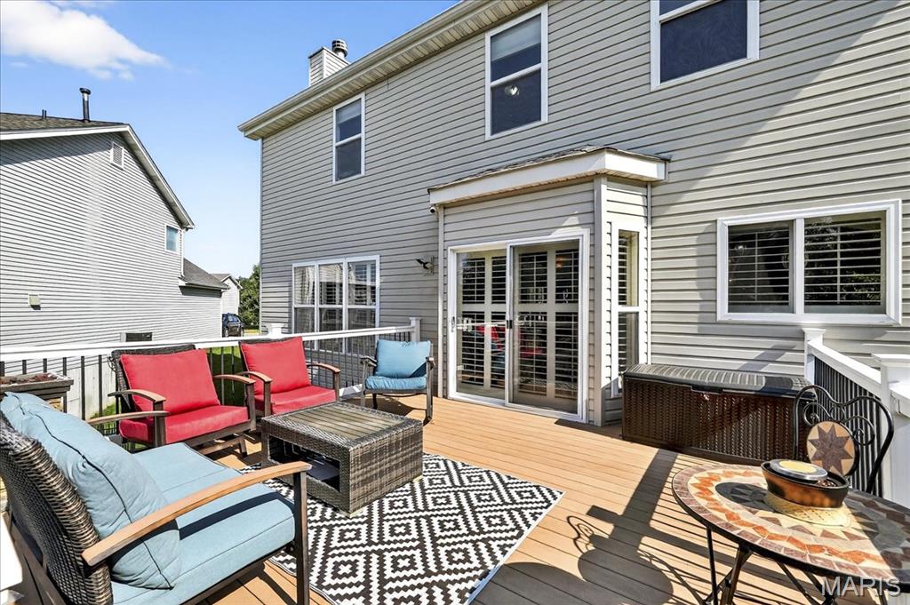 12 Compass Pointe Court