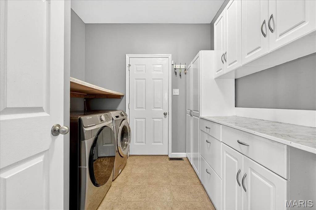 12 Compass Pointe Court