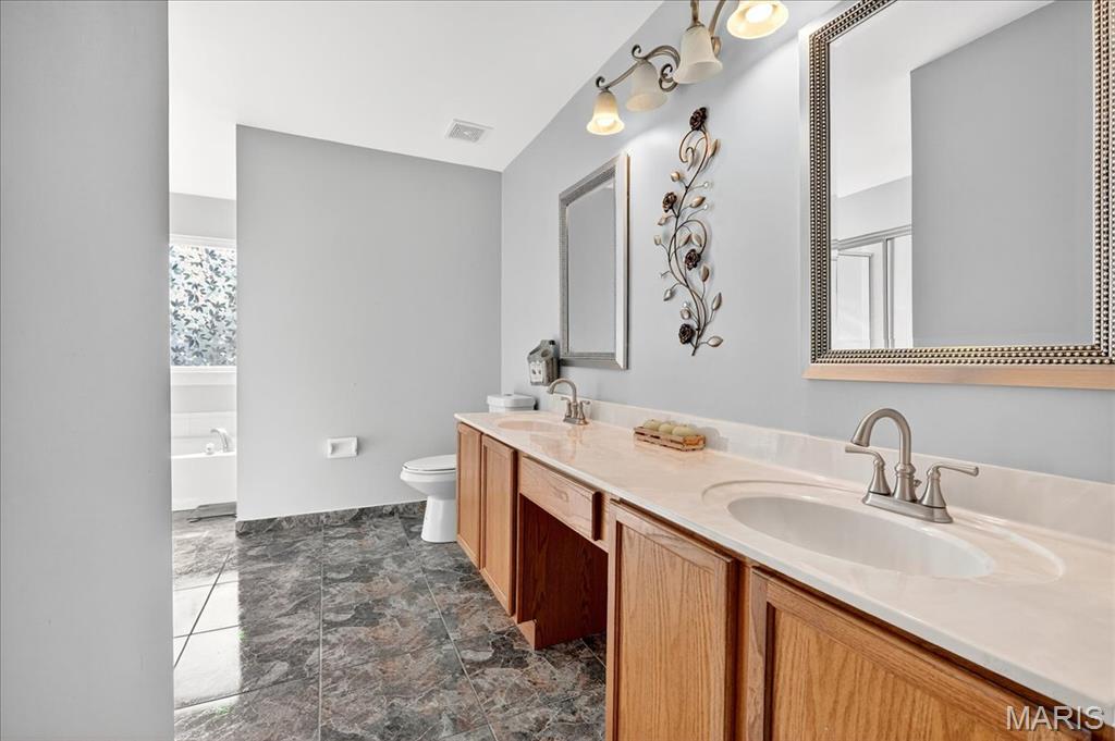 12 Compass Pointe Court