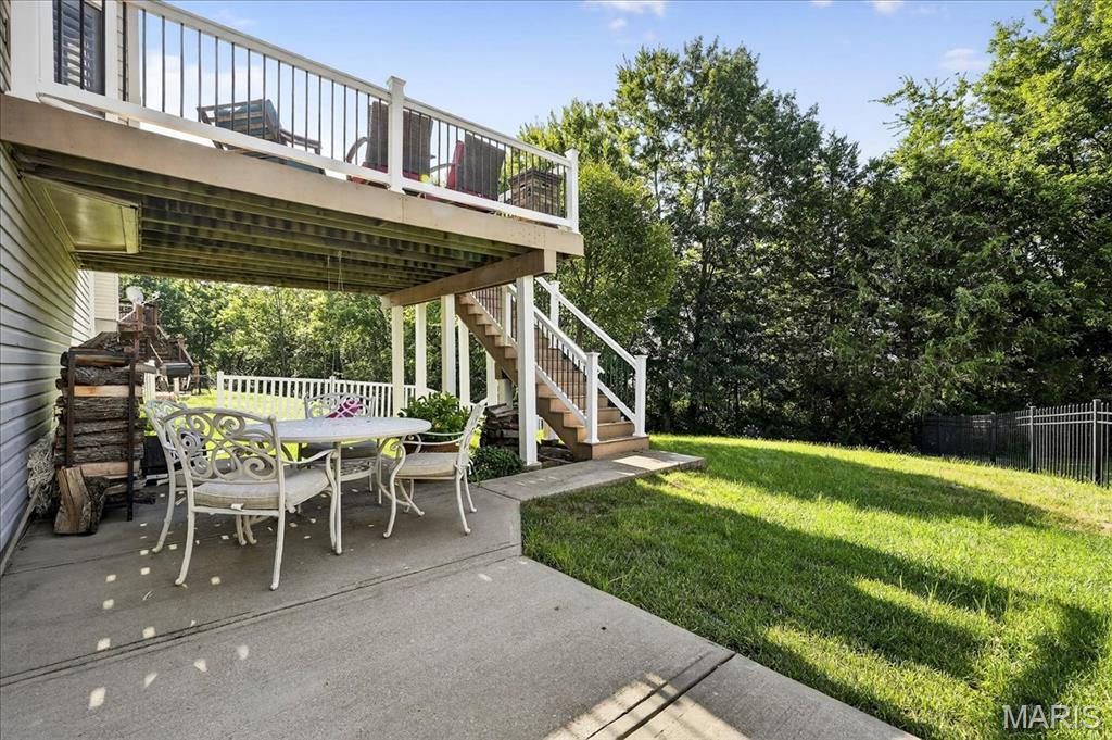 12 Compass Pointe Court