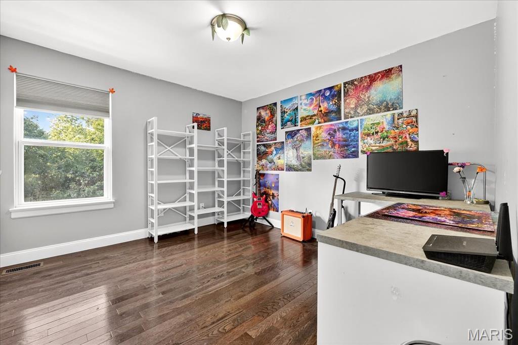 12 Compass Pointe Court