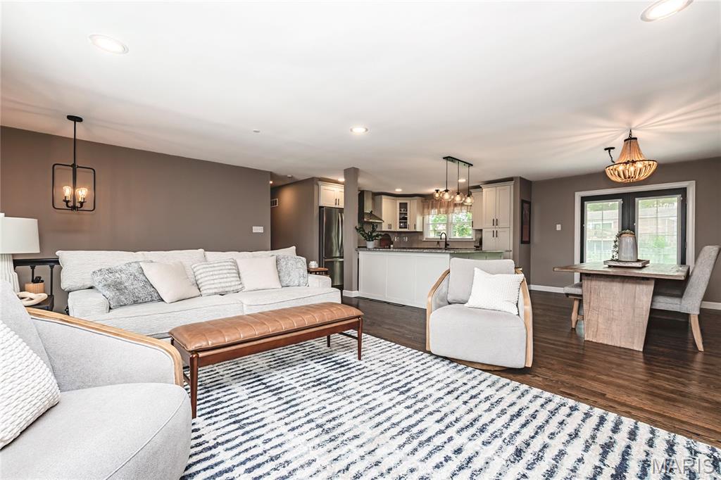 5162 Towne Centre Drive