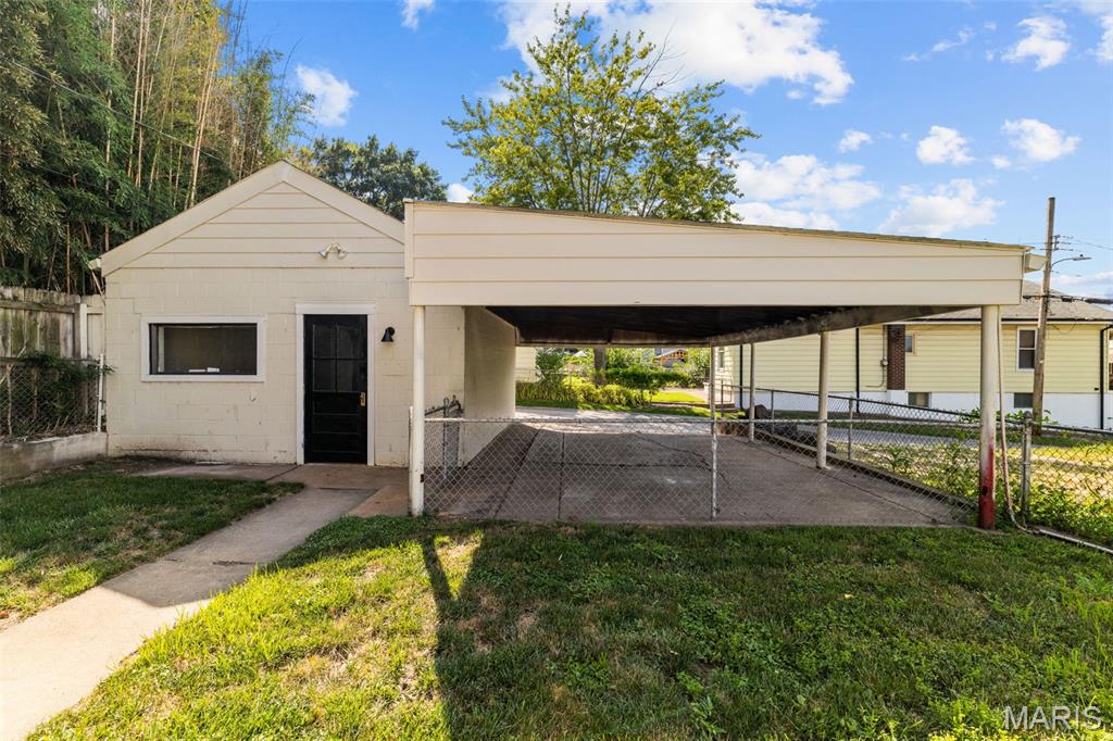 2323 Macklind Avenue