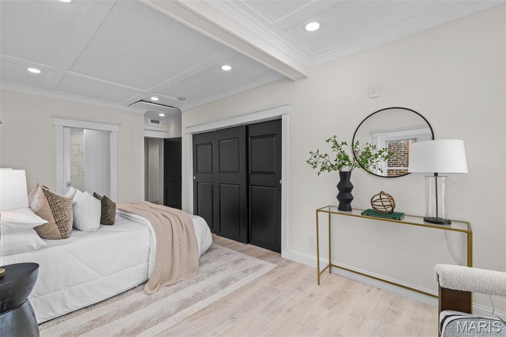 2323 Macklind Avenue