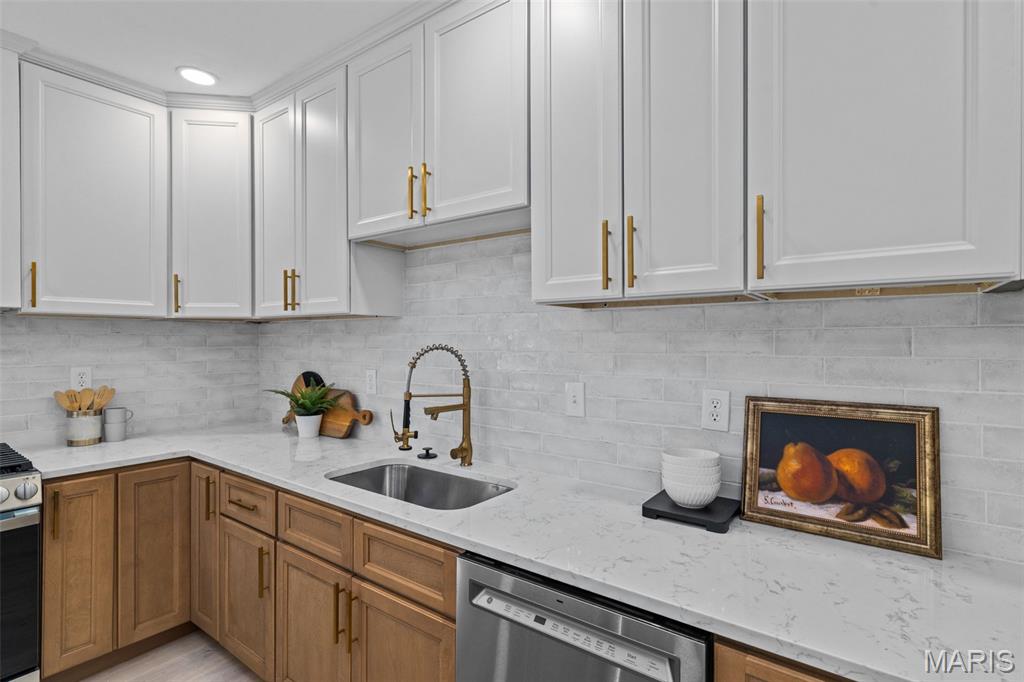 2323 Macklind Avenue