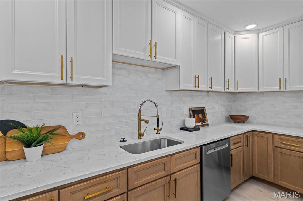 2323 Macklind Avenue