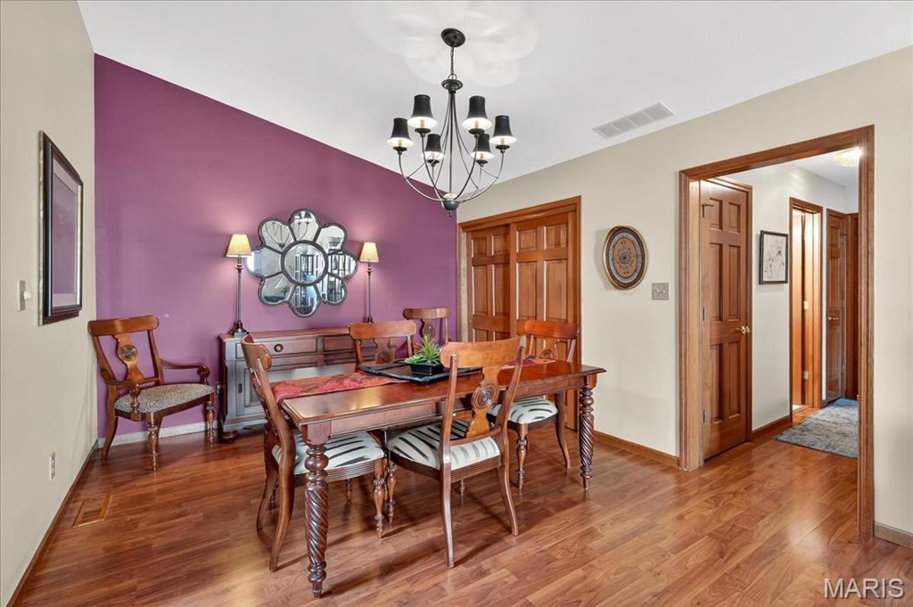 313 Hickory Bend