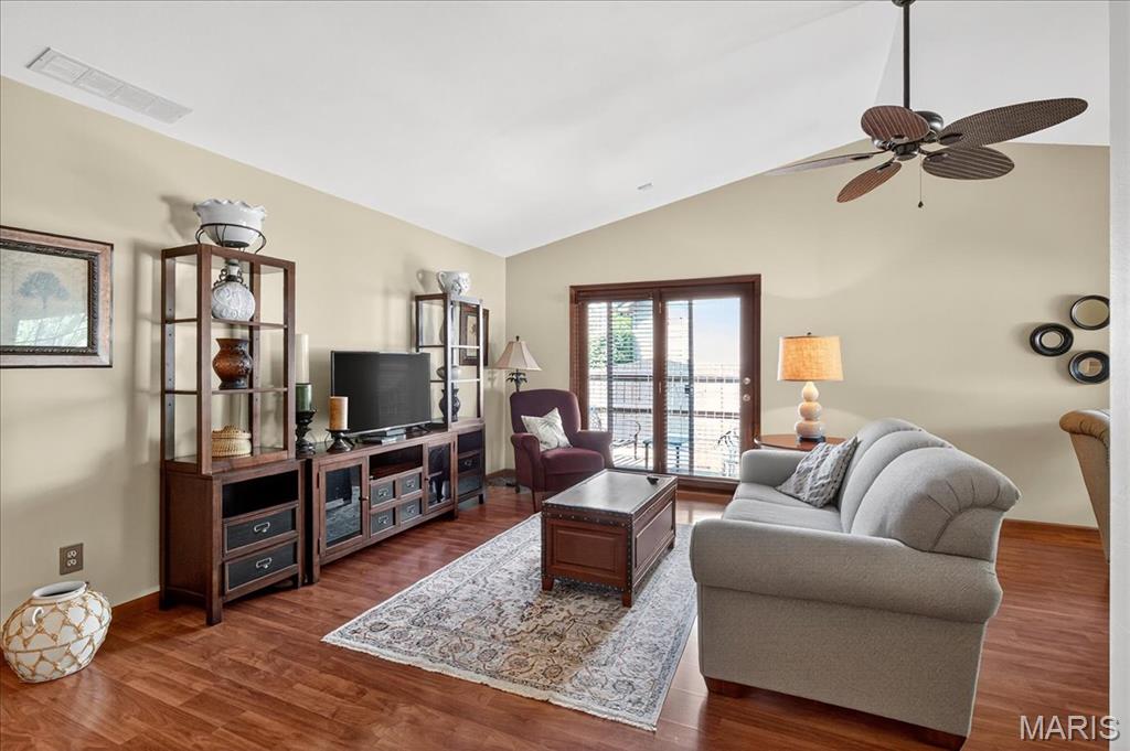 313 Hickory Bend