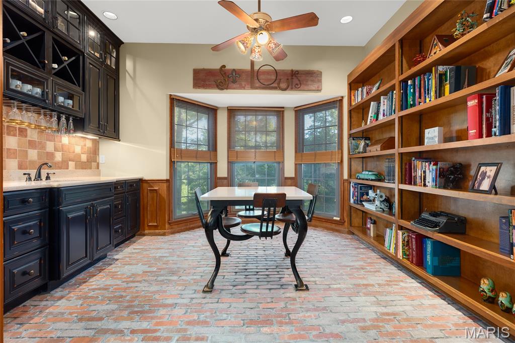 621 Old Riverwoods Lane