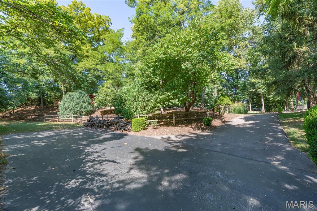 621 Old Riverwoods Lane