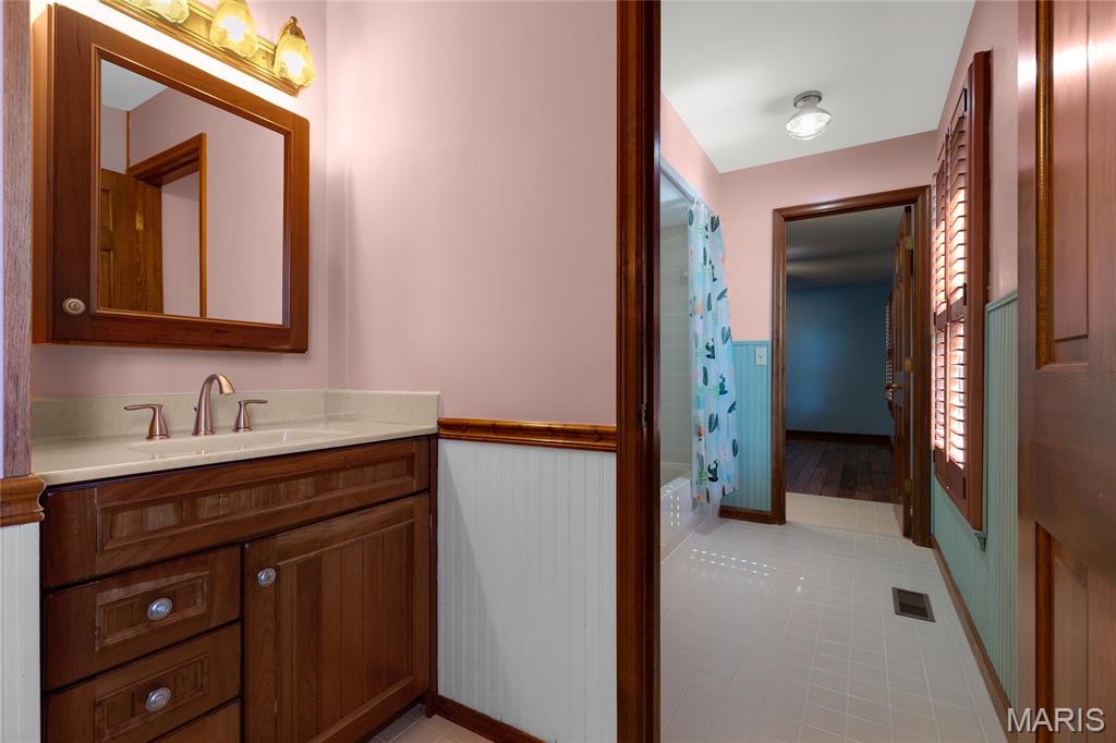 621 Old Riverwoods Lane