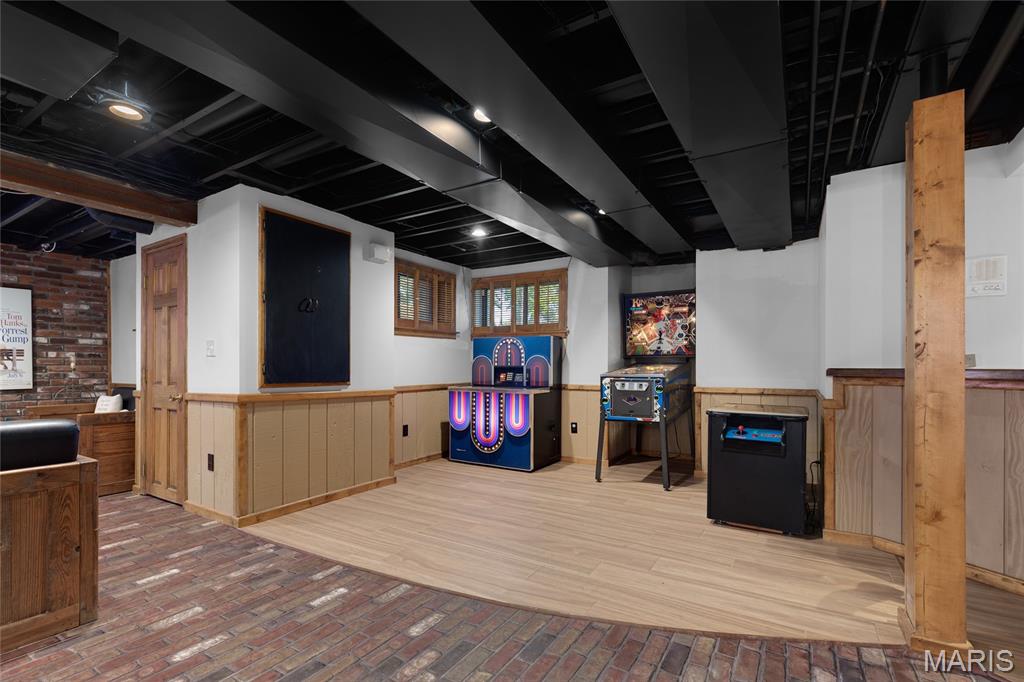 621 Old Riverwoods Lane