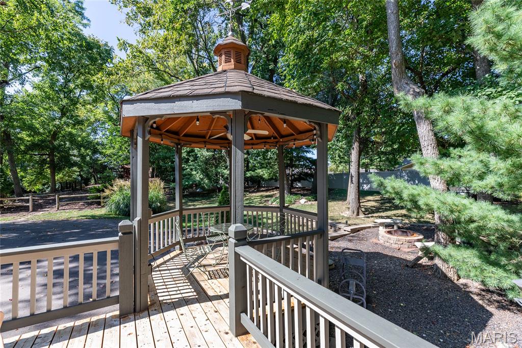 621 Old Riverwoods Lane