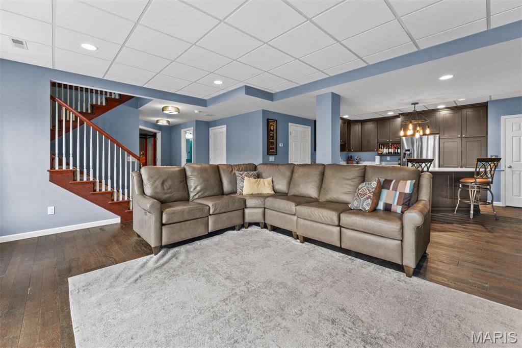 6 Pleasant Valley Drive