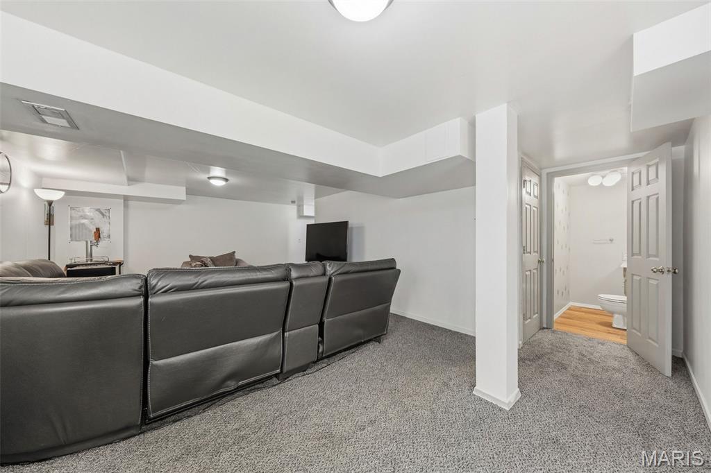 8 Westglen Court