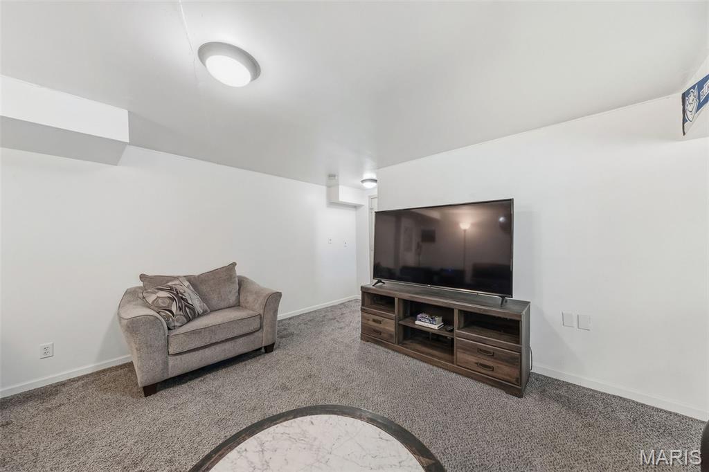 8 Westglen Court