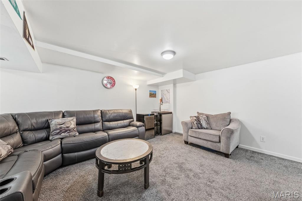 8 Westglen Court