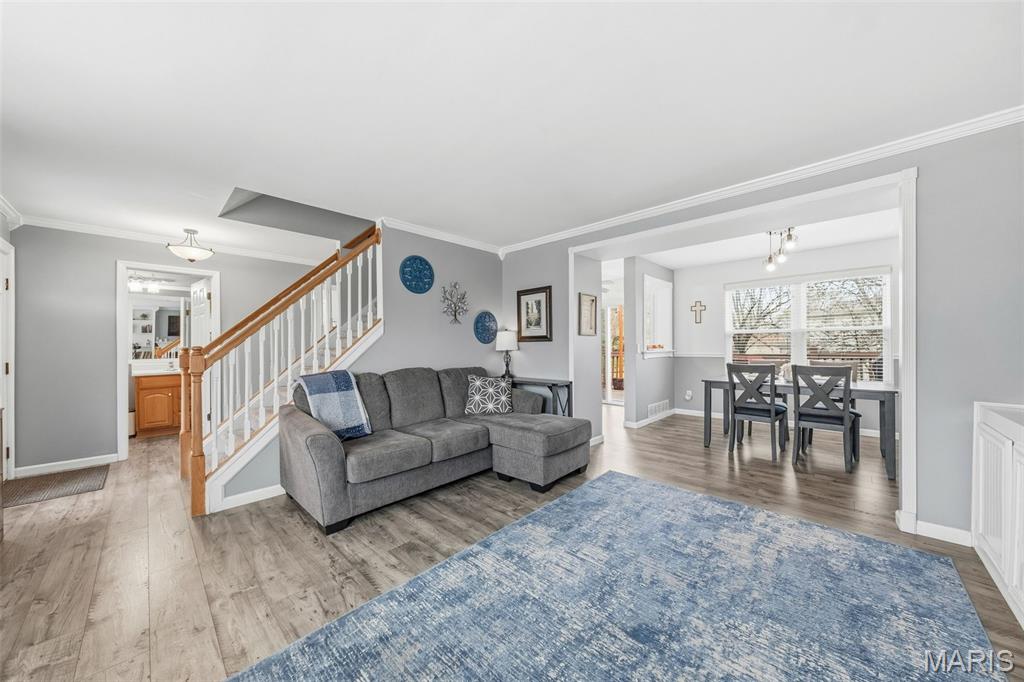 8 Westglen Court