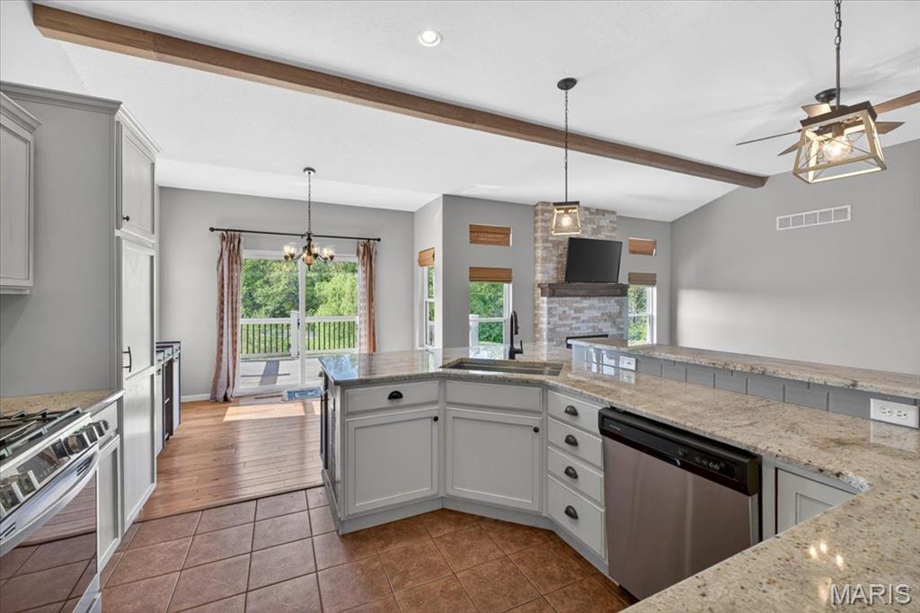 616 Manor Lane