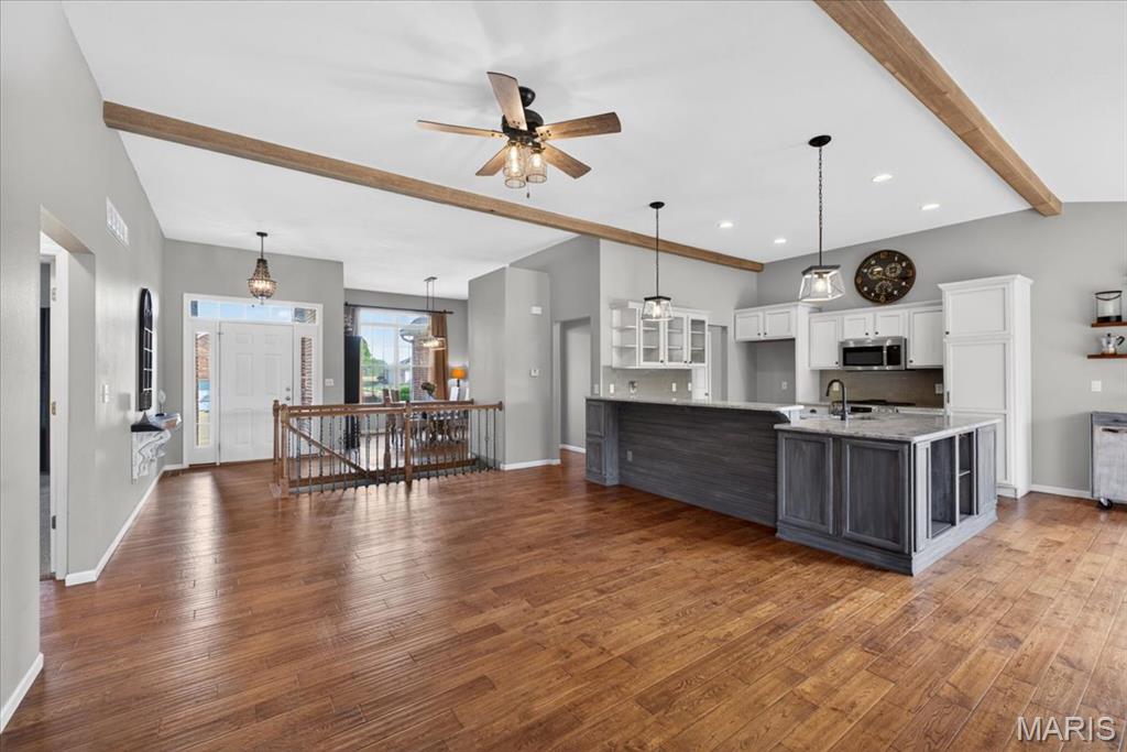 616 Manor Lane