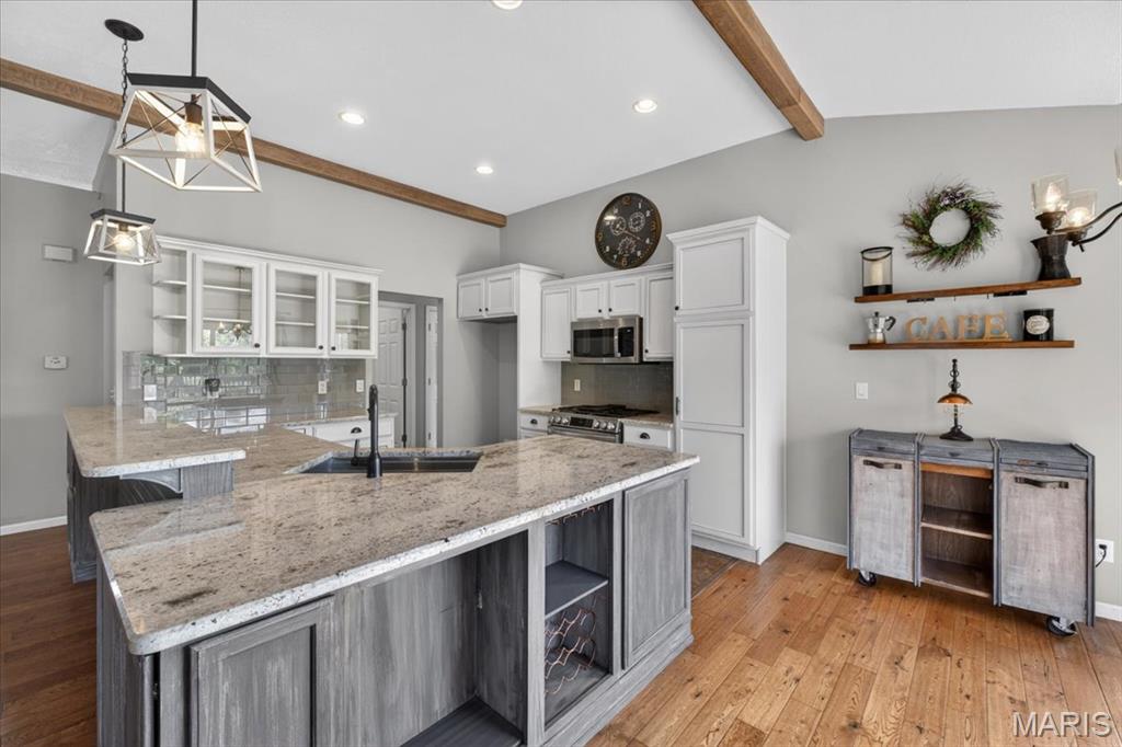 616 Manor Lane