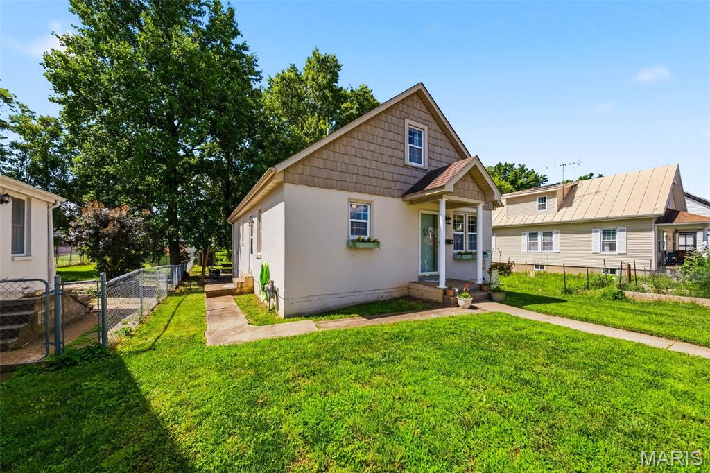 206 Magnolia Avenue