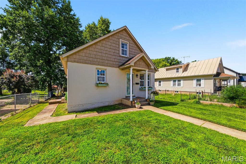 206 Magnolia Avenue