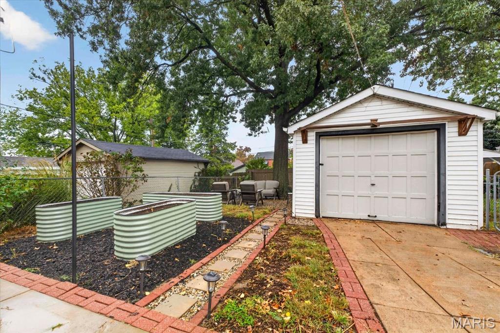 6651 Lindenwood Place