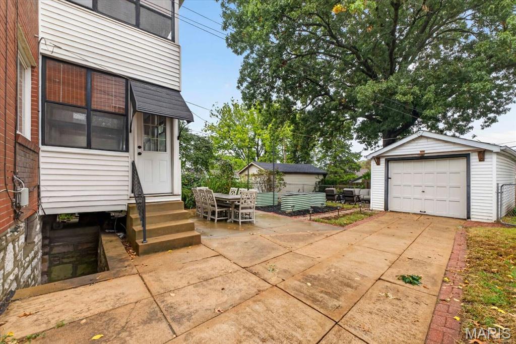 6651 Lindenwood Place