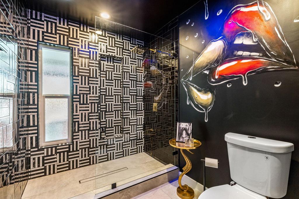 1322 S Farrell Drive