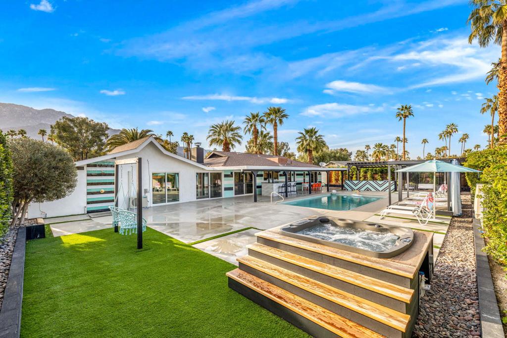 1322 S Farrell Drive