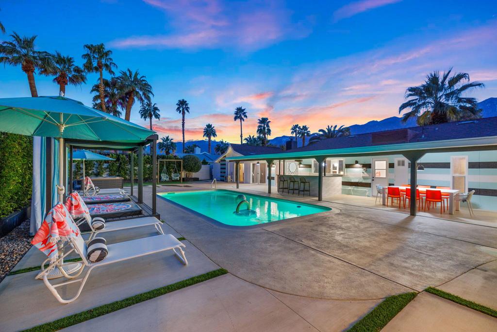 1322 S Farrell Drive