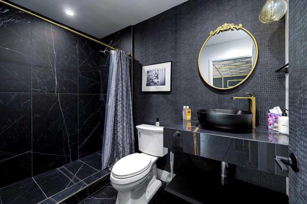 1322 S Farrell Drive