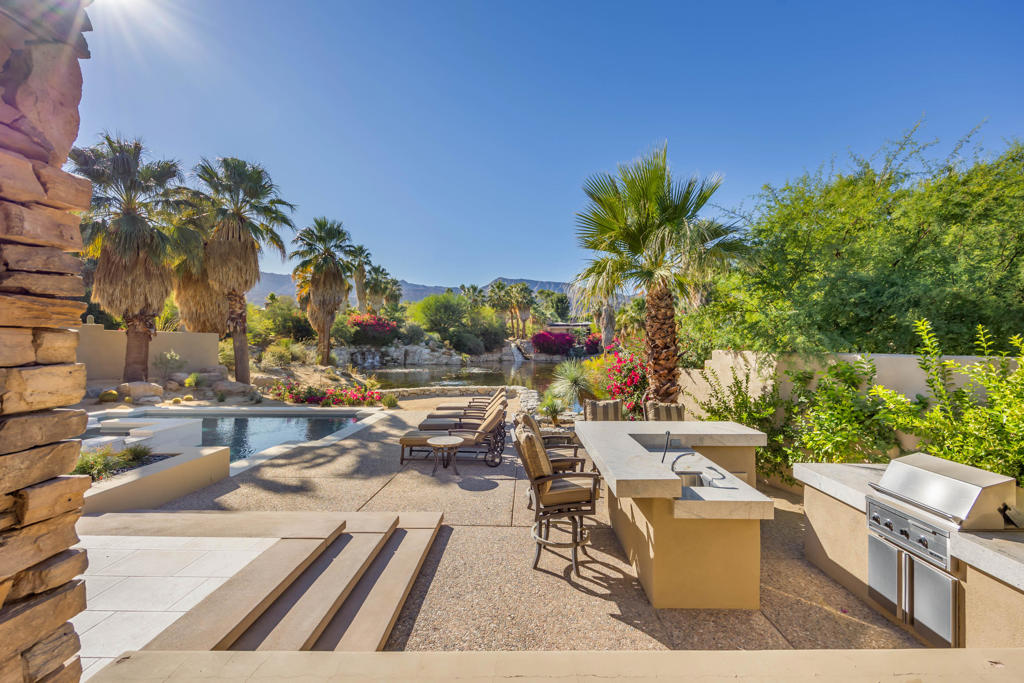 1126 Lake Vista