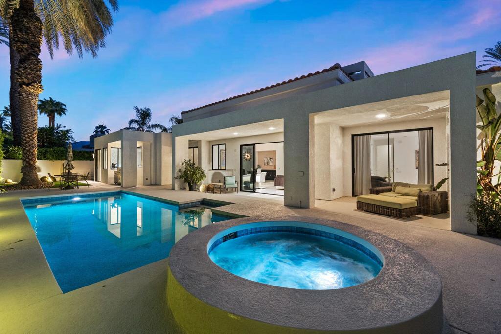 49 Mission Palms Drive E