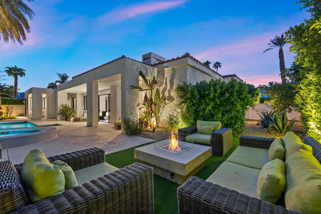 49 Mission Palms Drive E