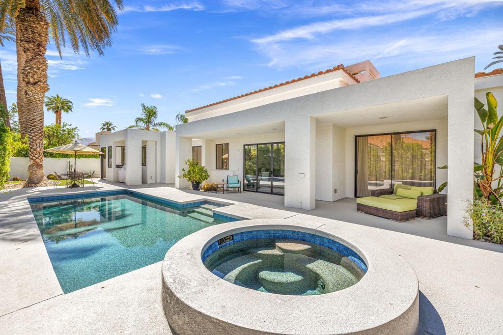 49 Mission Palms Drive E
