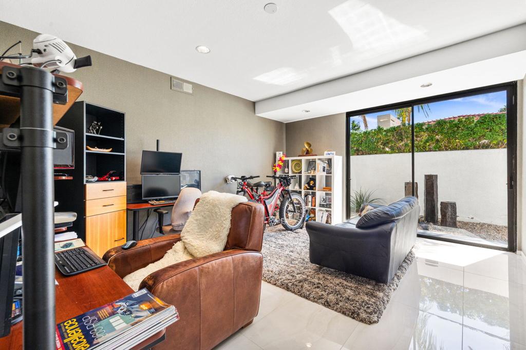 49 Mission Palms Drive E