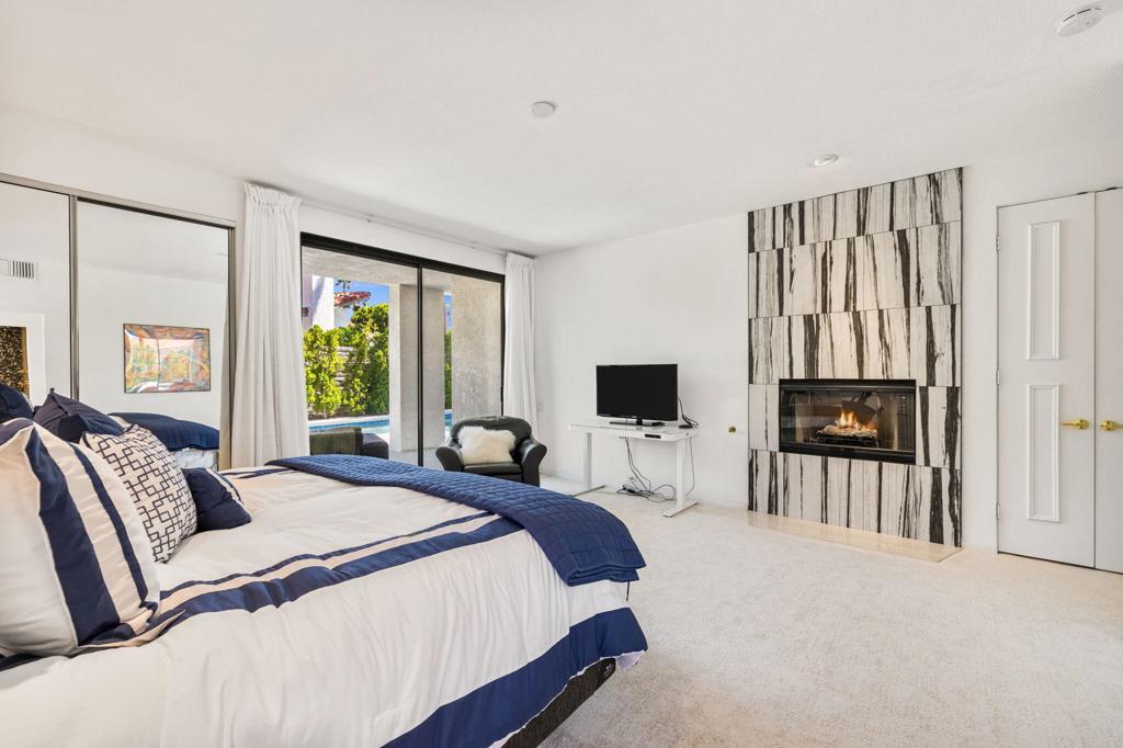 49 Mission Palms Drive E