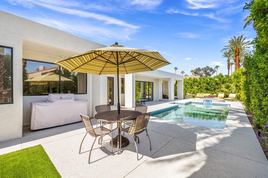 49 Mission Palms Drive E