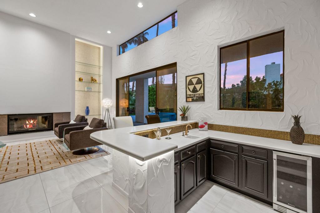 49 Mission Palms Drive E