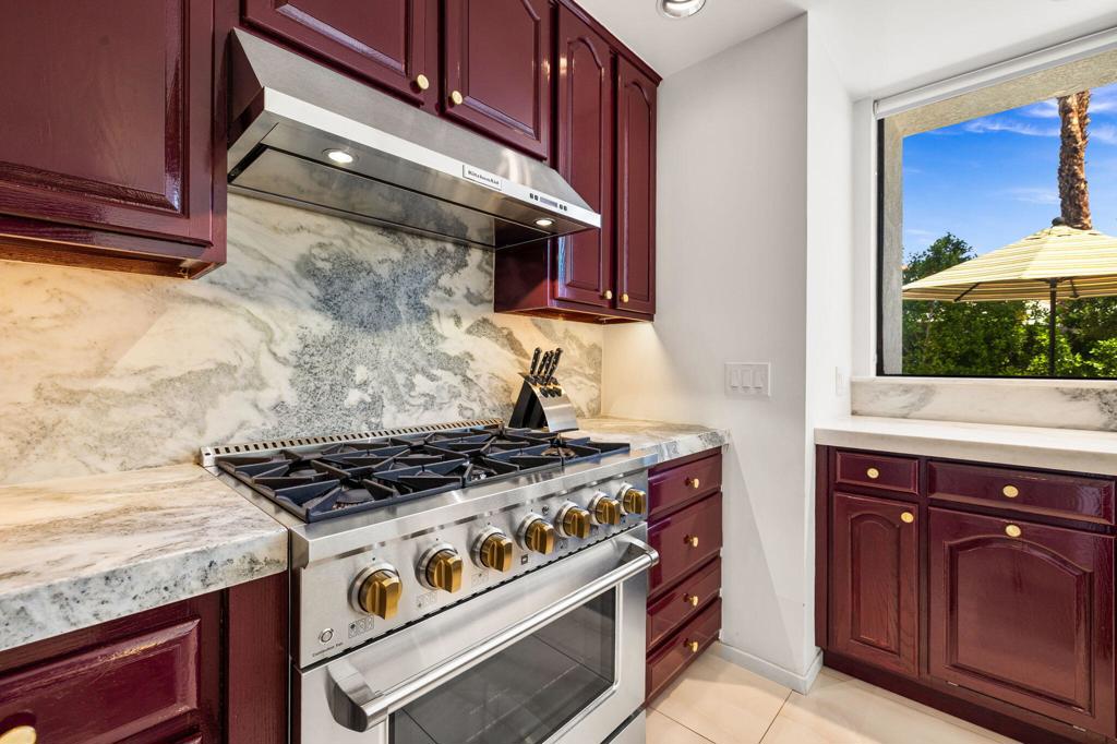 49 Mission Palms Drive E