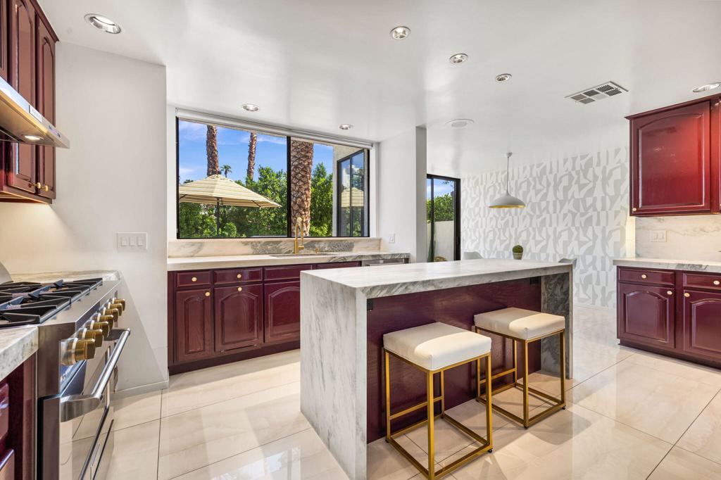 49 Mission Palms Drive E