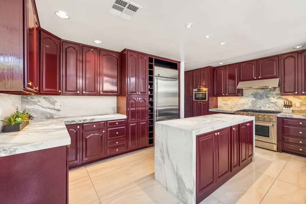 49 Mission Palms Drive E