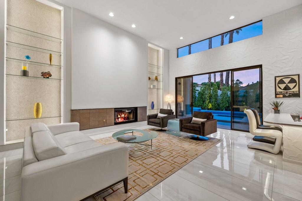 49 Mission Palms Drive E