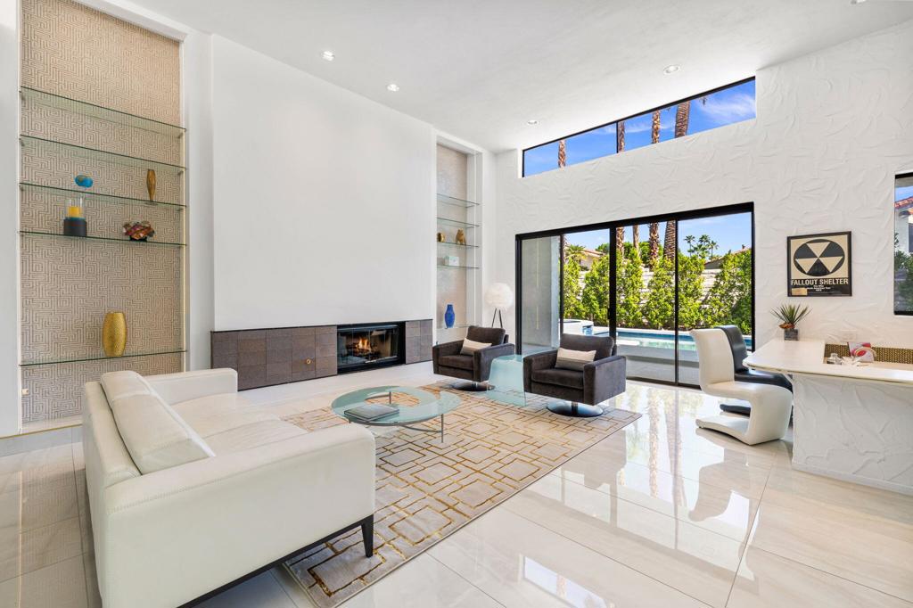 49 Mission Palms Drive E