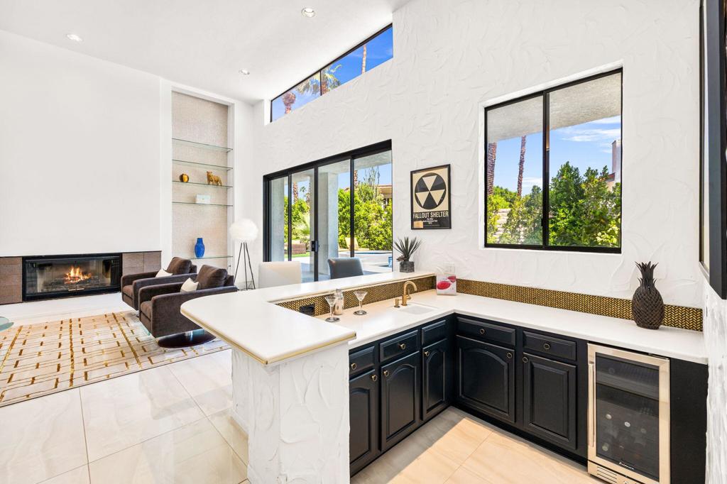 49 Mission Palms Drive E