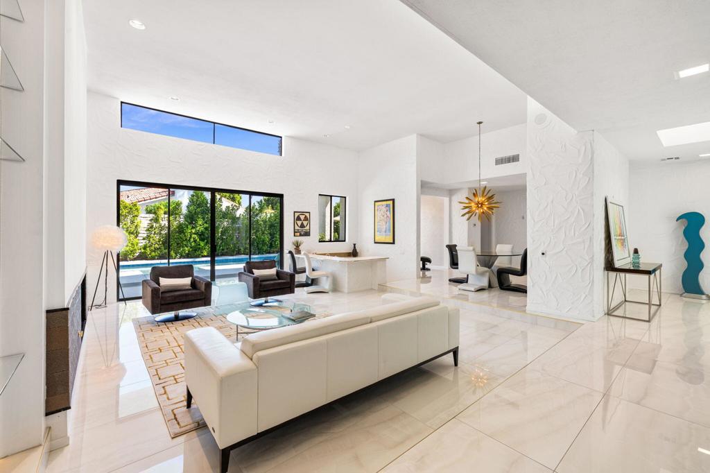 49 Mission Palms Drive E