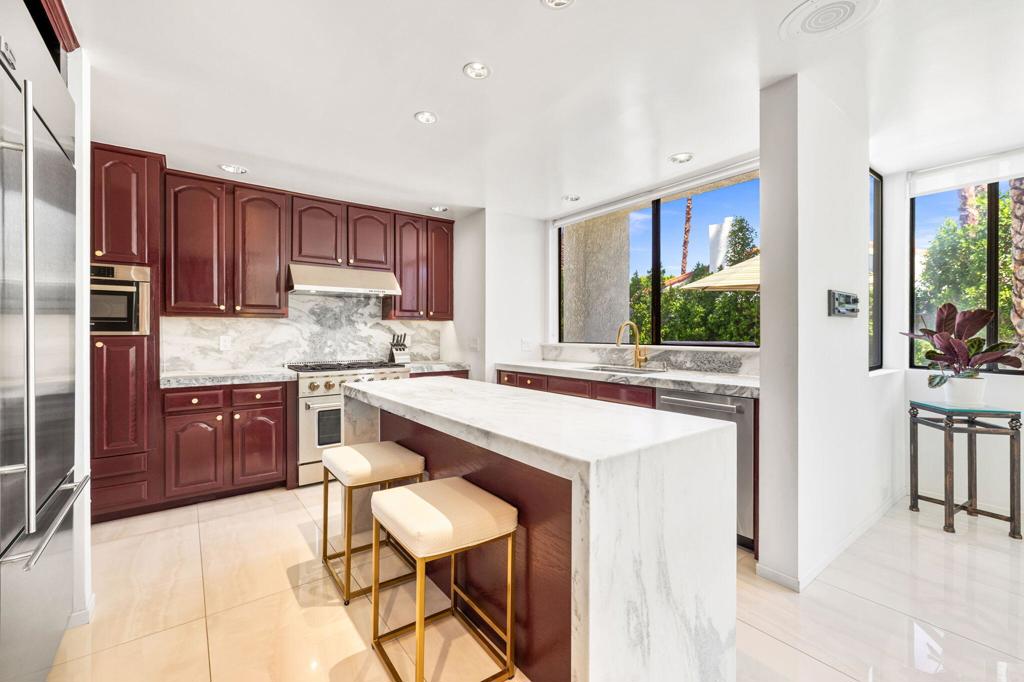 49 Mission Palms Drive E