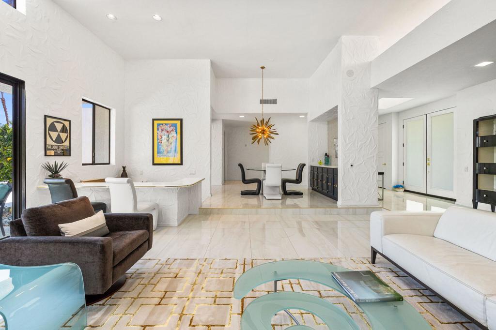 49 Mission Palms Drive E